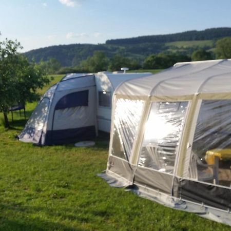 Gemuetlicher Wohnwagen In Der Natur Alheim Eksteriør billede