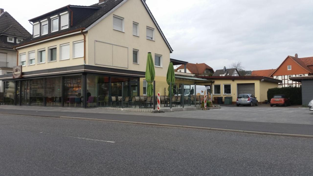 Gemuetlicher Wohnwagen In Der Natur Alheim Eksteriør billede